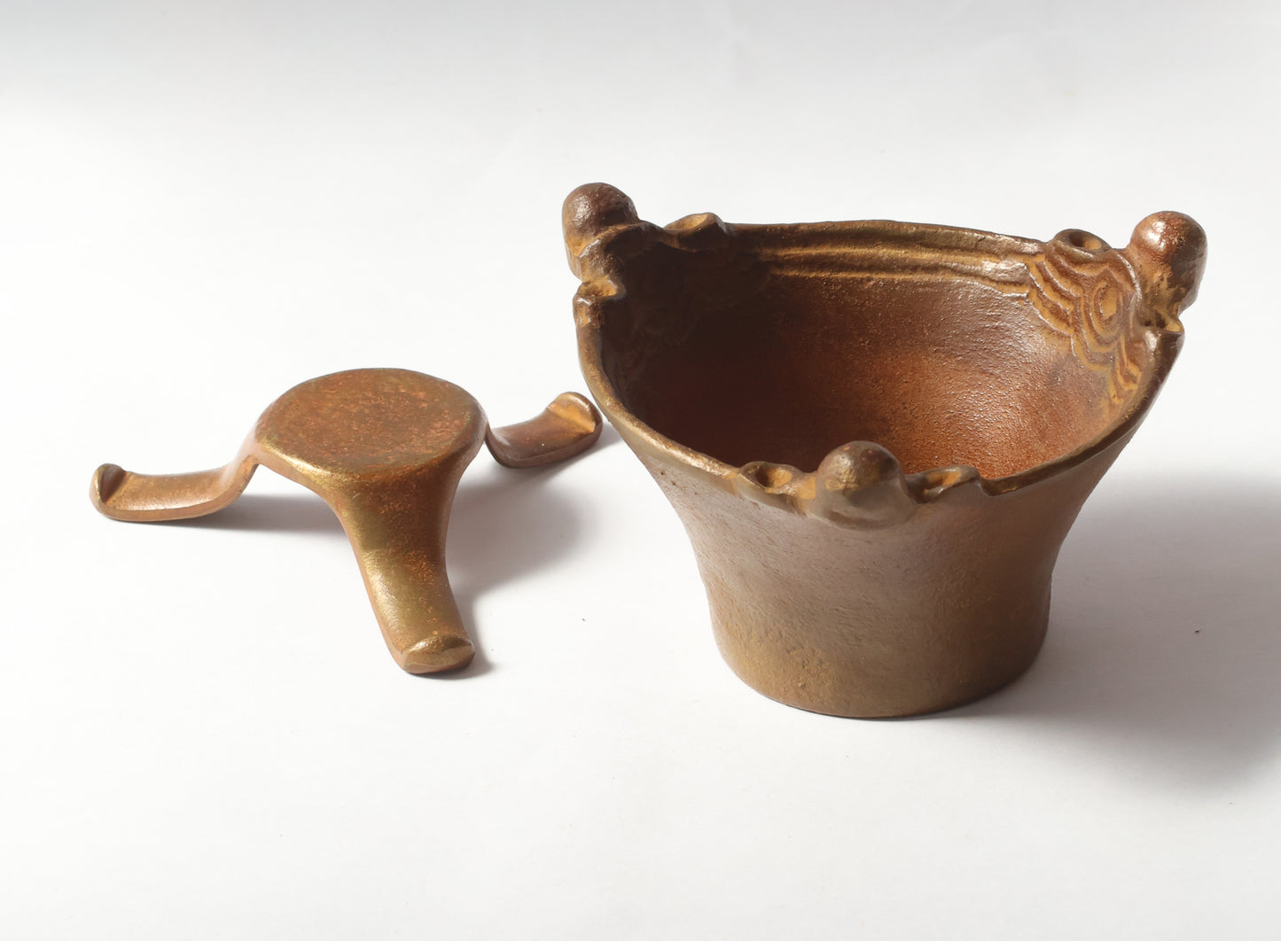 Rare Tomiyasu Aida Jomon Bronze Pedestal Dish