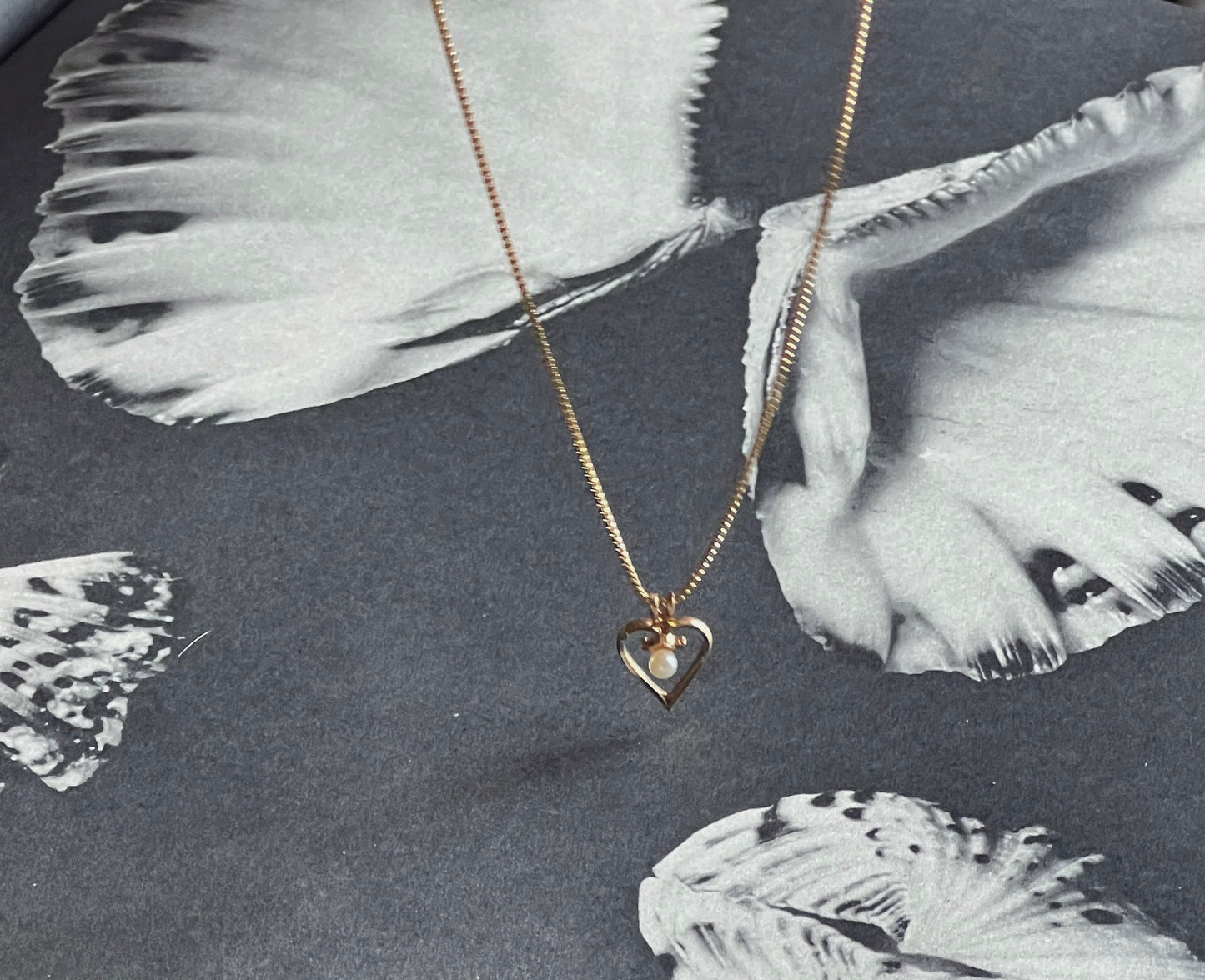 12k Vintage Pearl Heart Charm Necklace