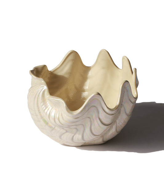 1984 Pearlescent Clam Vessel