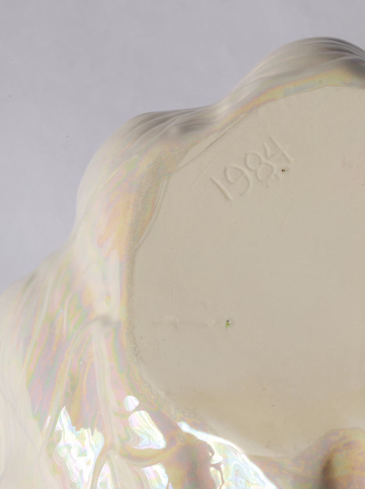 1984 Pearlescent Clam Vessel
